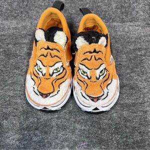 Vans Kids Classic Slip On Velcro Discover Project Protect Tiger Size 5
